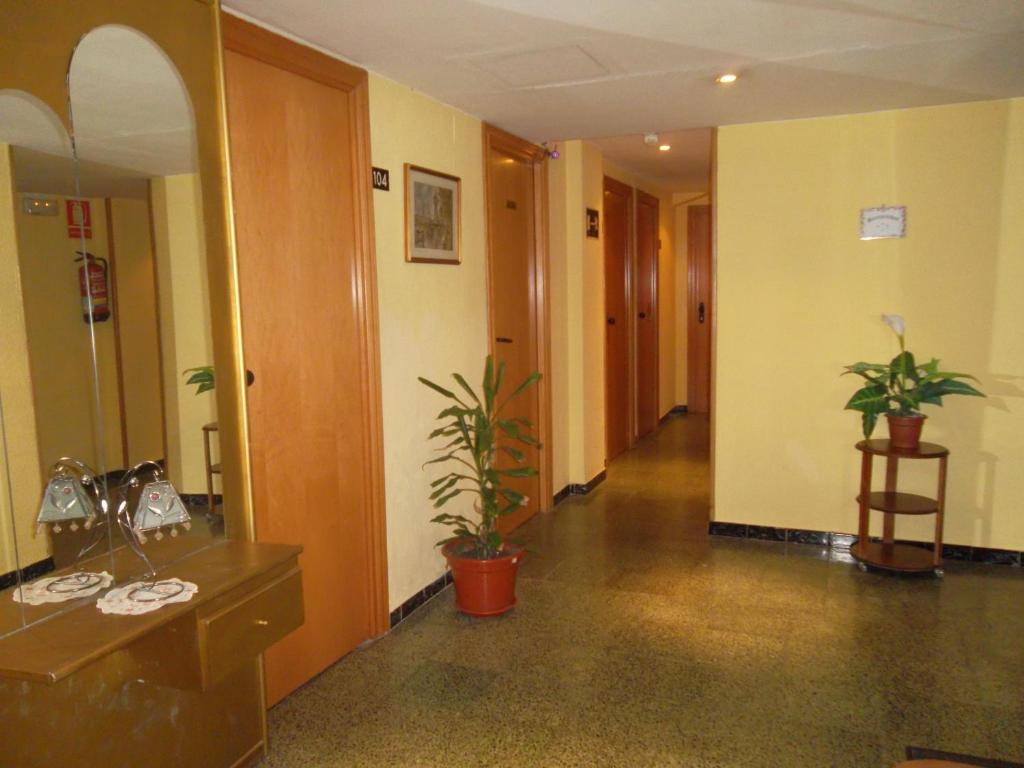 Hostal Cumbre Zaragoza Exterior foto