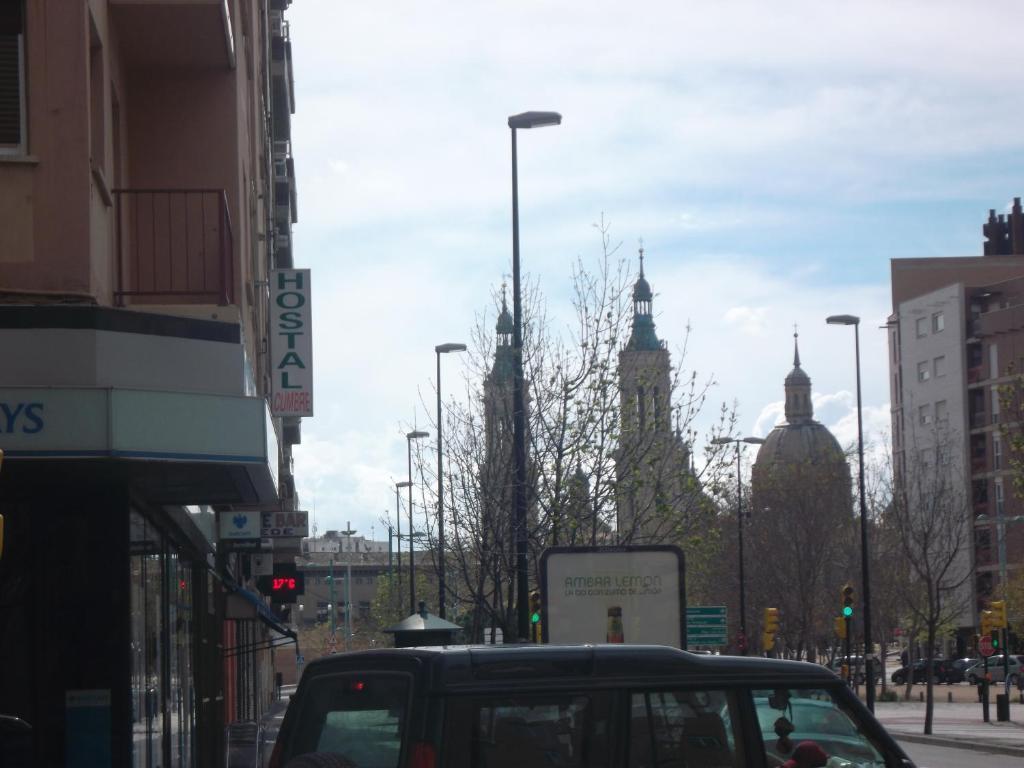 Hostal Cumbre Zaragoza Exterior foto