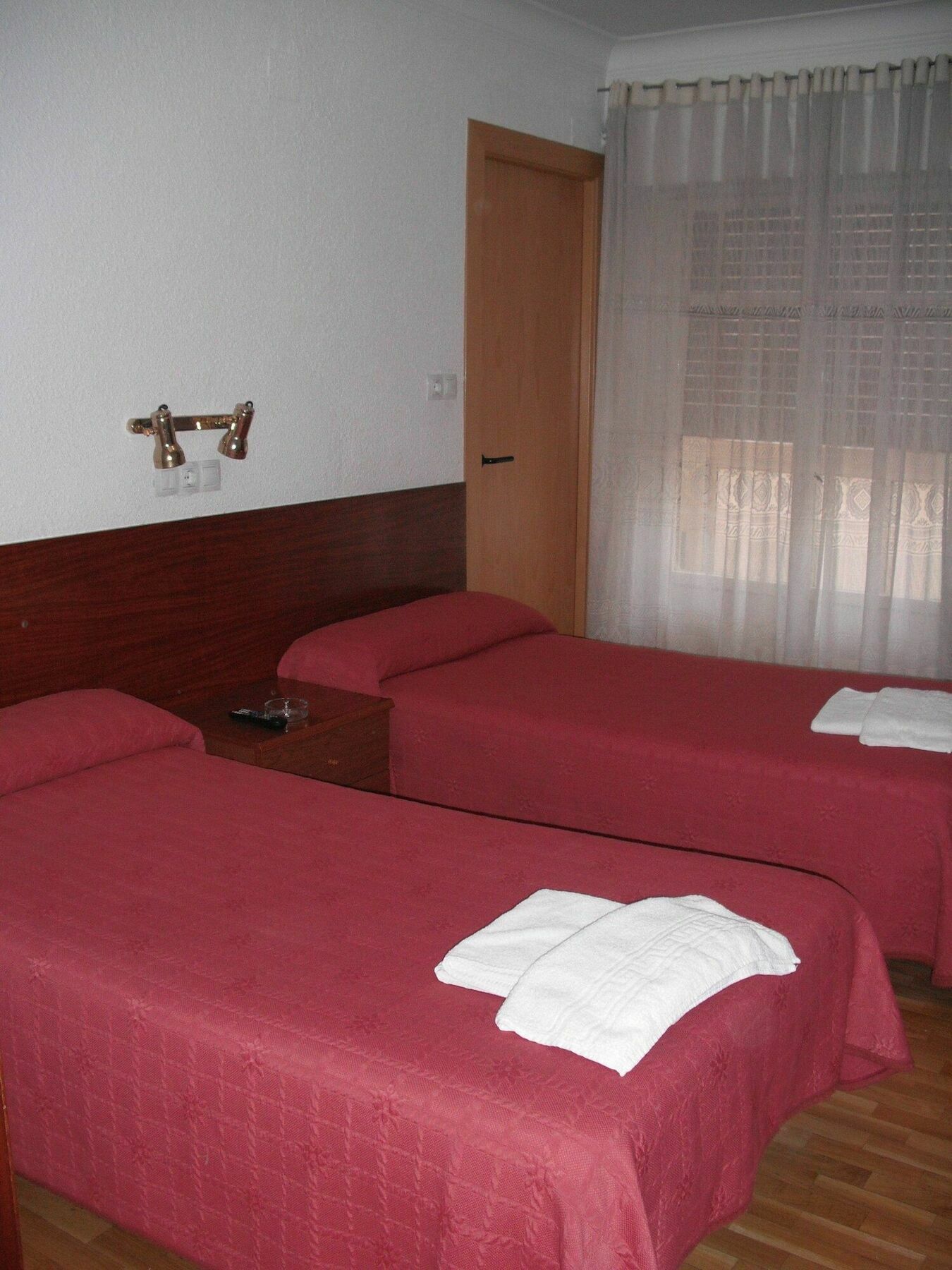 Hostal Cumbre Zaragoza Exterior foto